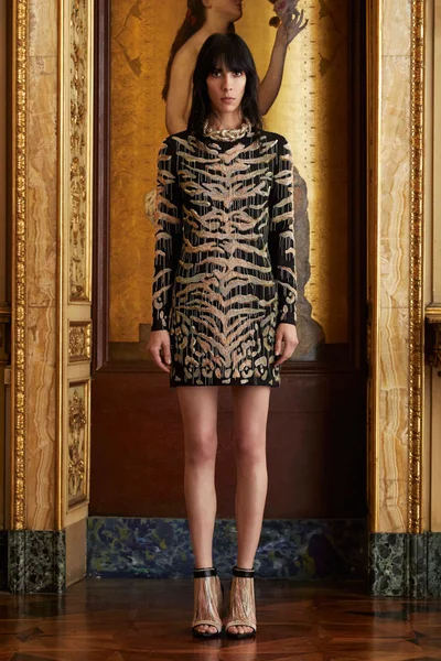 Look 19